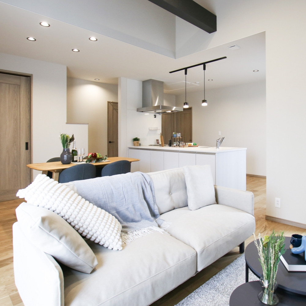 光と風が抜ける、開放感あふれるモダンな平屋